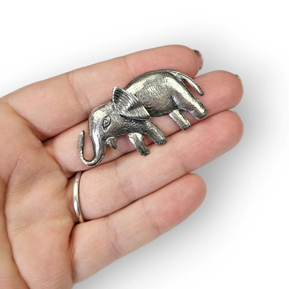 Vintage Sterling Elephant Brooch Brookraft Lucky Brushed 925 Silver 1940s 2